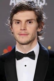 Evan Peters photo 10