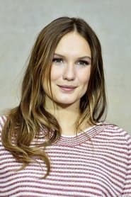 Ana Girardot photo 3