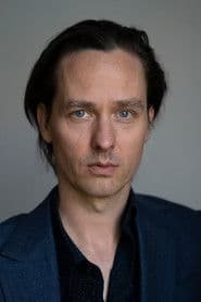 Tom Schilling photo 6