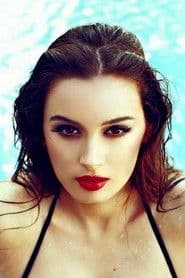 Evelyn Sharma photo 2