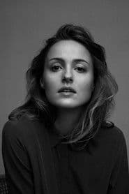 Renate Reinsve photo 9