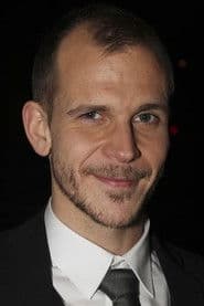 Gustaf Skarsgård photo 8