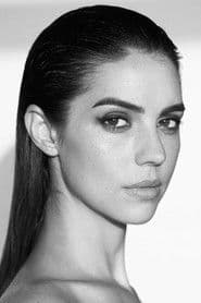 Adelaide Kane photo 4