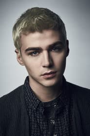 Miles Heizer photo 2