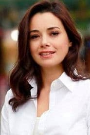 Özgü Namal photo 5