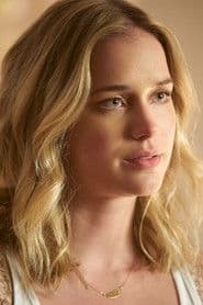 Elizabeth Lail photo 6