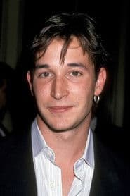 Noah Wyle photo 7