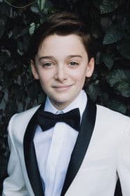 Noah Schnapp photo 8
