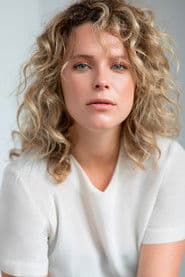 Charlotte Aubin photo 4