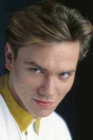 River Phoenix photo 10