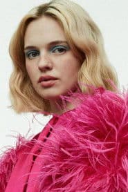 Odessa Young photo 5